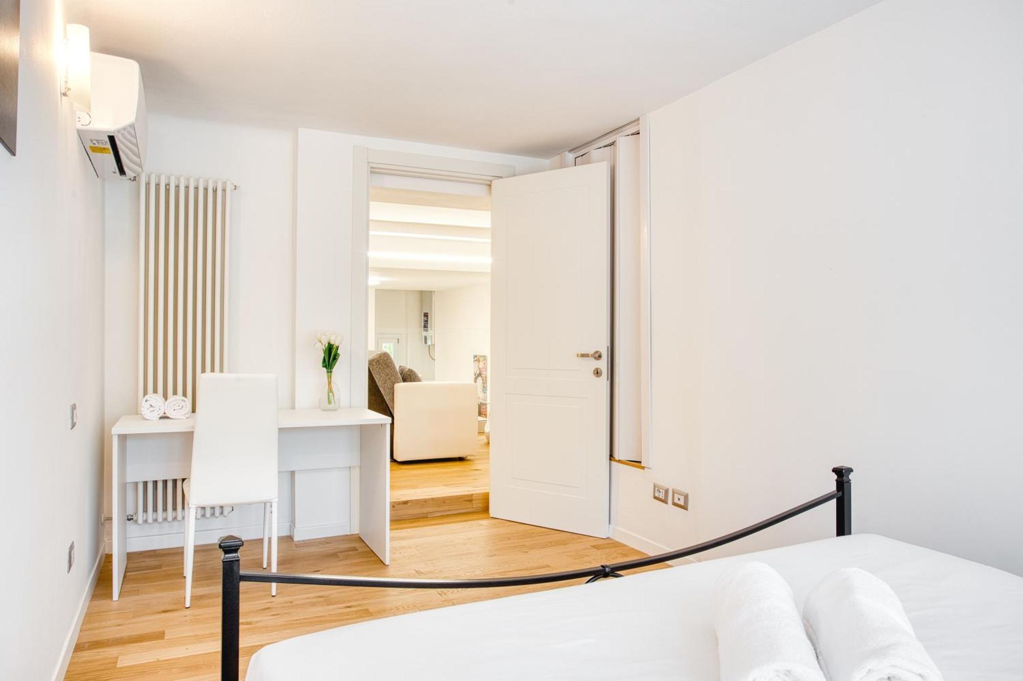 Walk To Navigli - Via Gola - 2 Bedrooms Apt Milan Extérieur photo