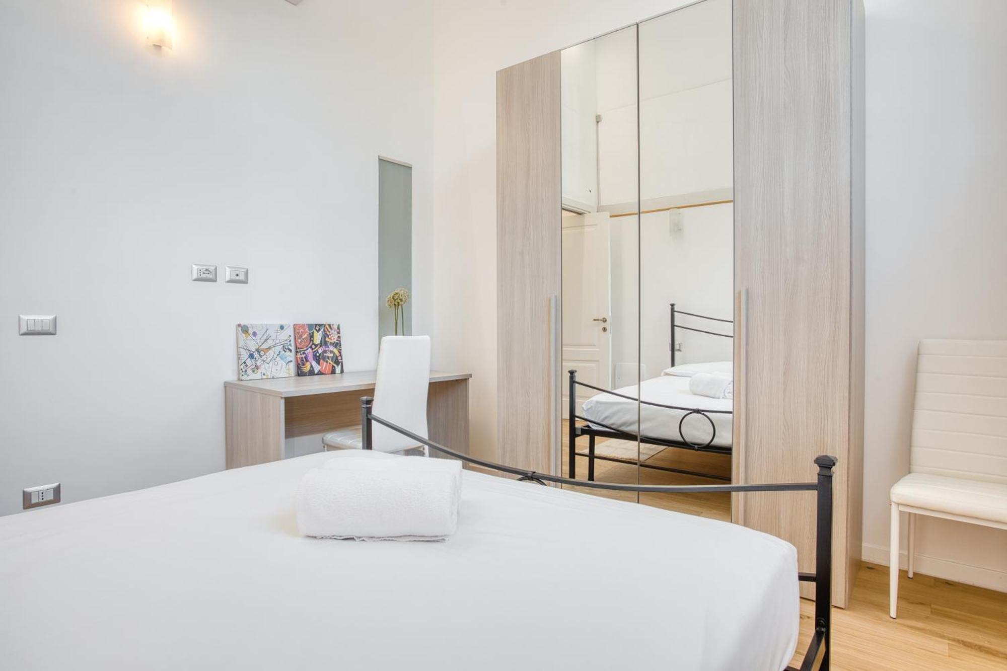 Walk To Navigli - Via Gola - 2 Bedrooms Apt Milan Extérieur photo