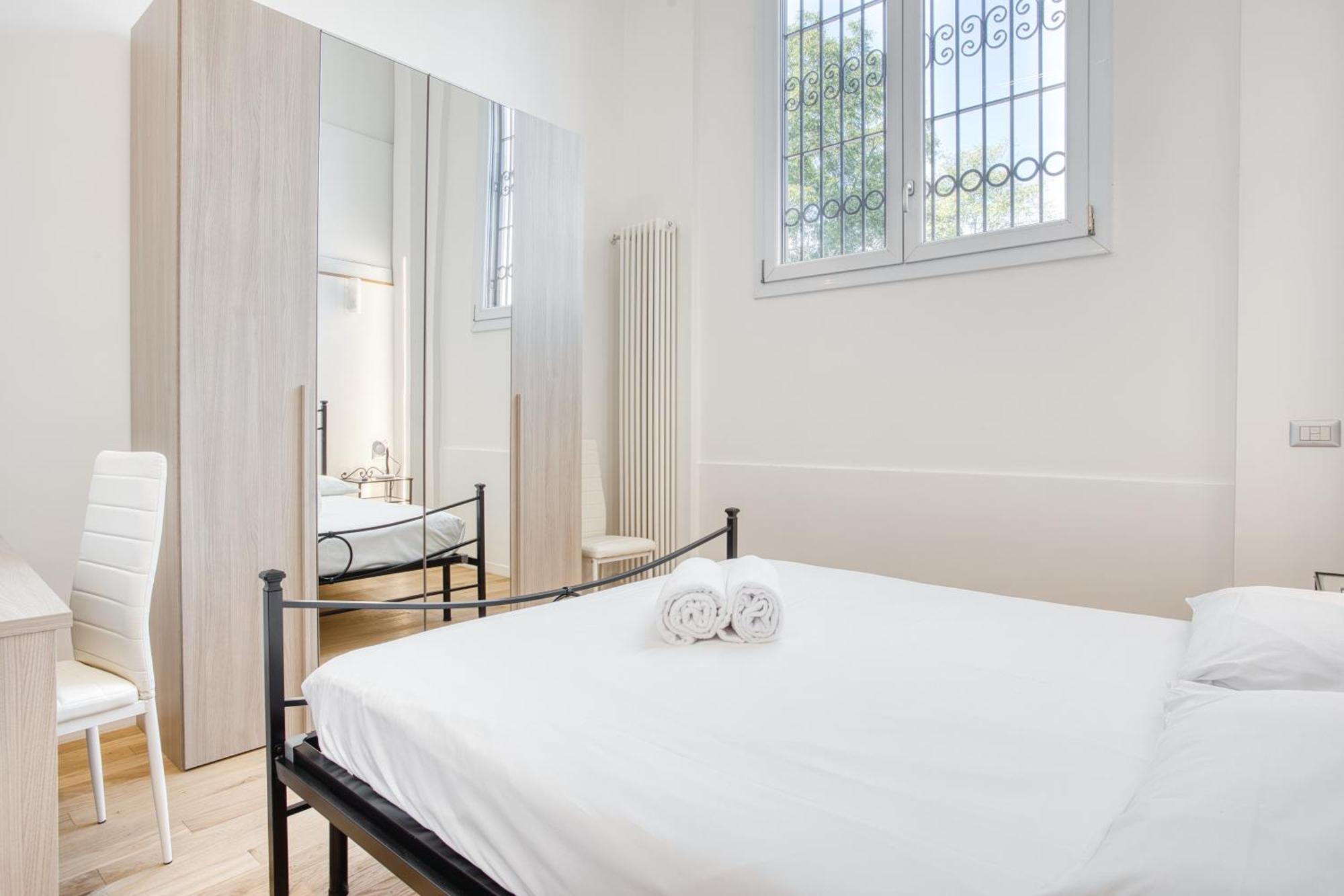 Walk To Navigli - Via Gola - 2 Bedrooms Apt Milan Extérieur photo